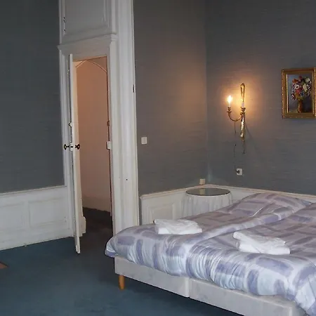 Chateau Champigny לינה וארוחת בוקר Maillet (Allier)